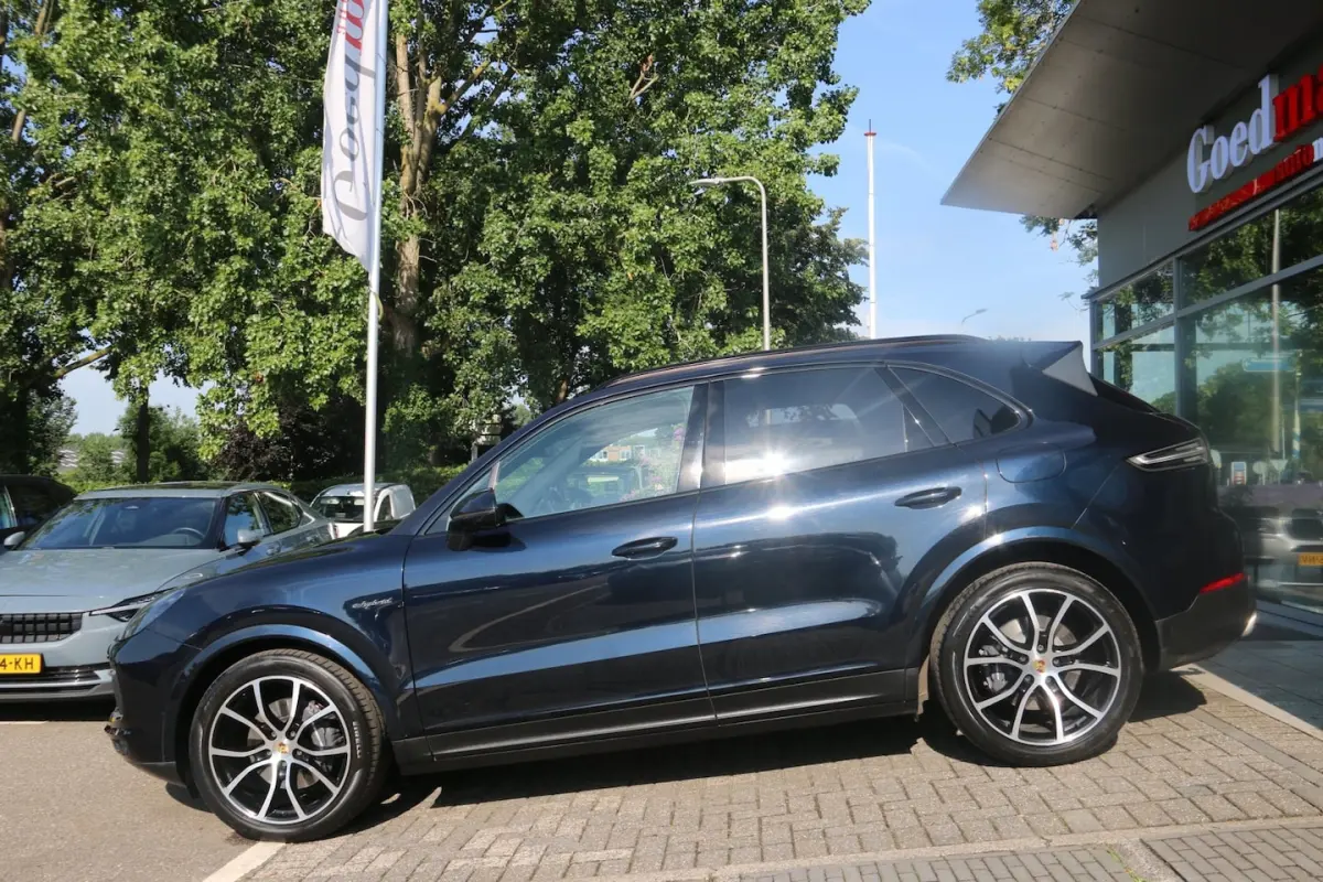 3.0 E-Hybrid PANO-DAK LUCHTVERNG NL-AUTO