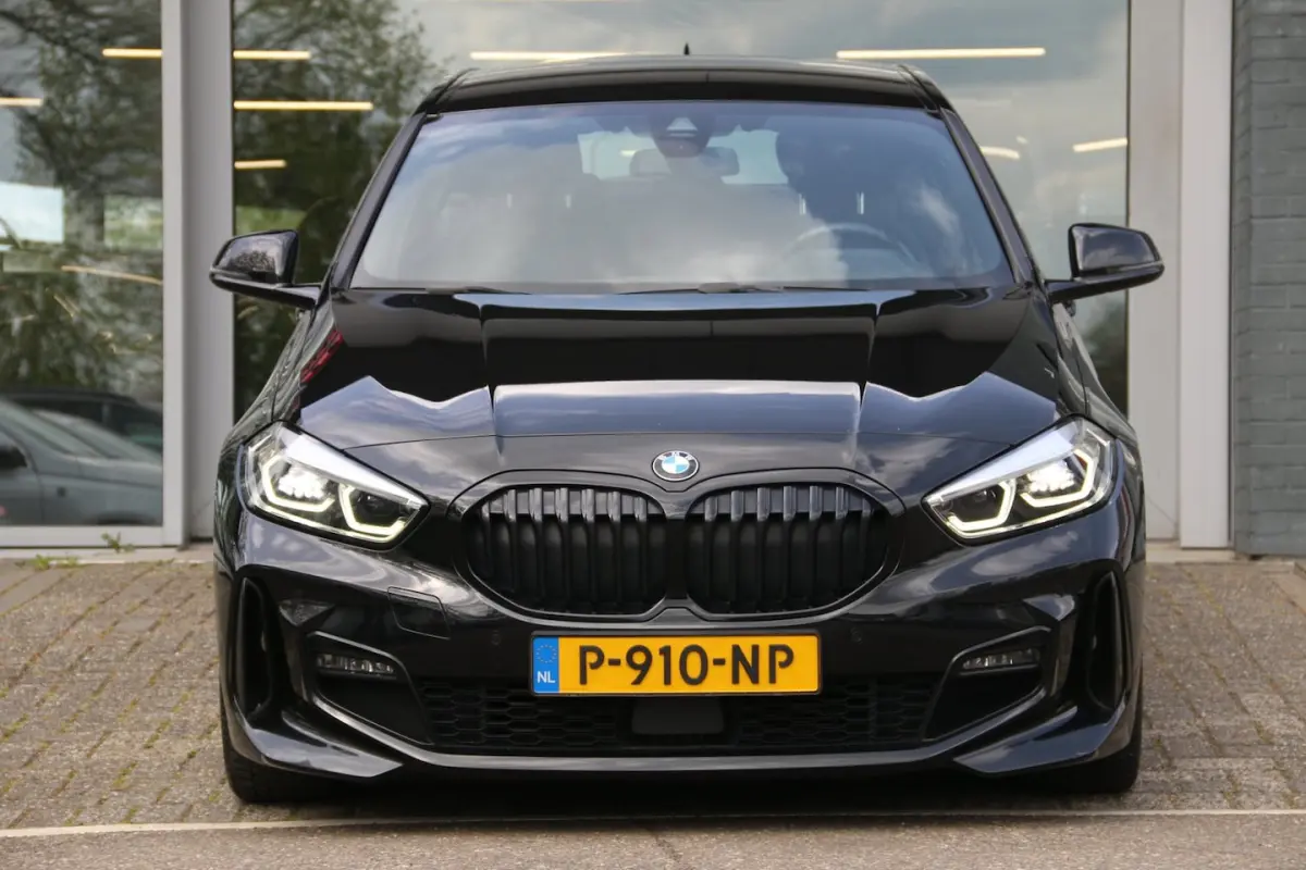 118i Business Edition M-PAKKET DEALER OND. NL-AUTO NAP