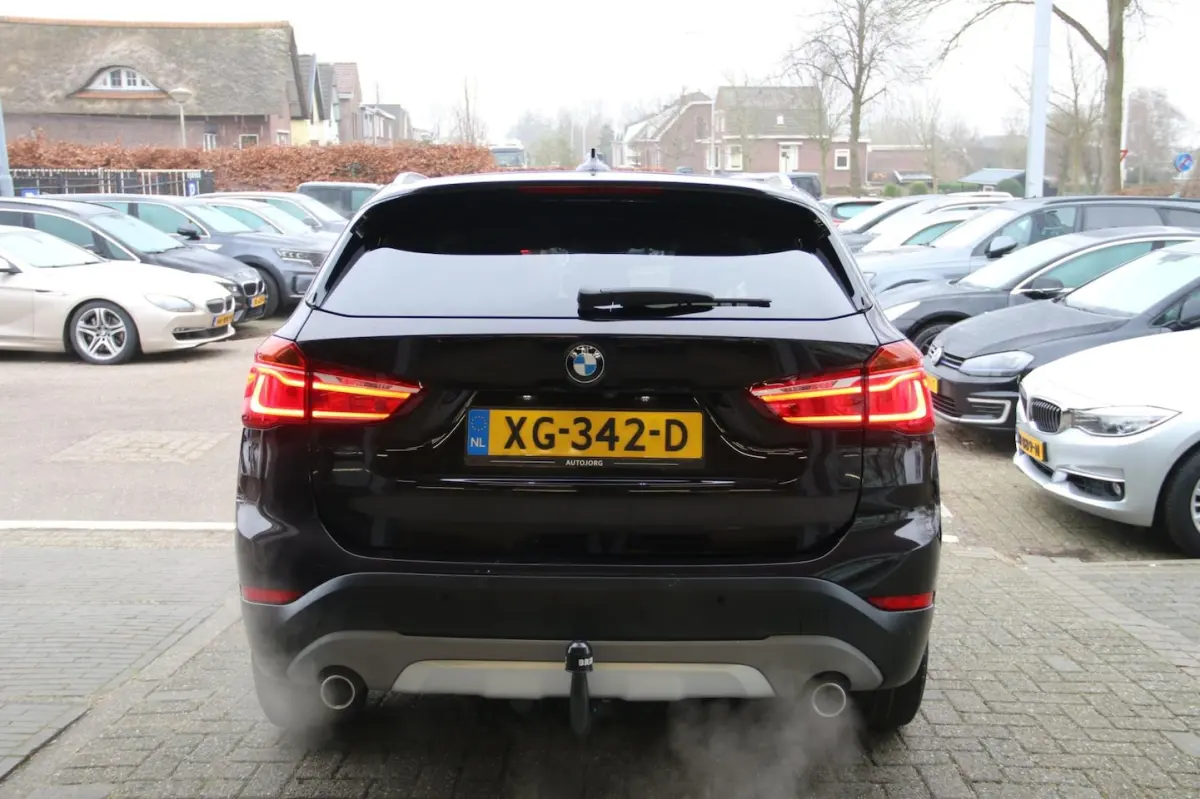 SDrive20i Orange Edition II TREKHAAK NL-AUTO NAP