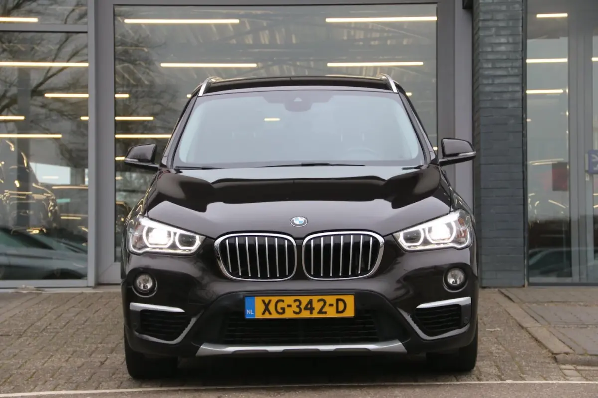 SDrive20i Orange Edition II TREKHAAK NL-AUTO NAP