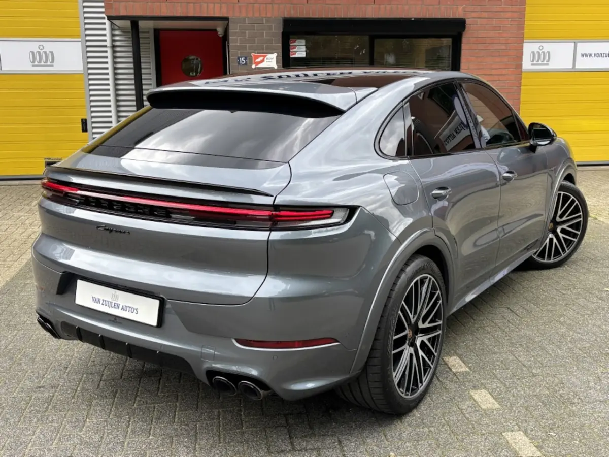 E-Hybrid 470pk Black Edition 18W SportDesign 4W 22'' Trekhaak
