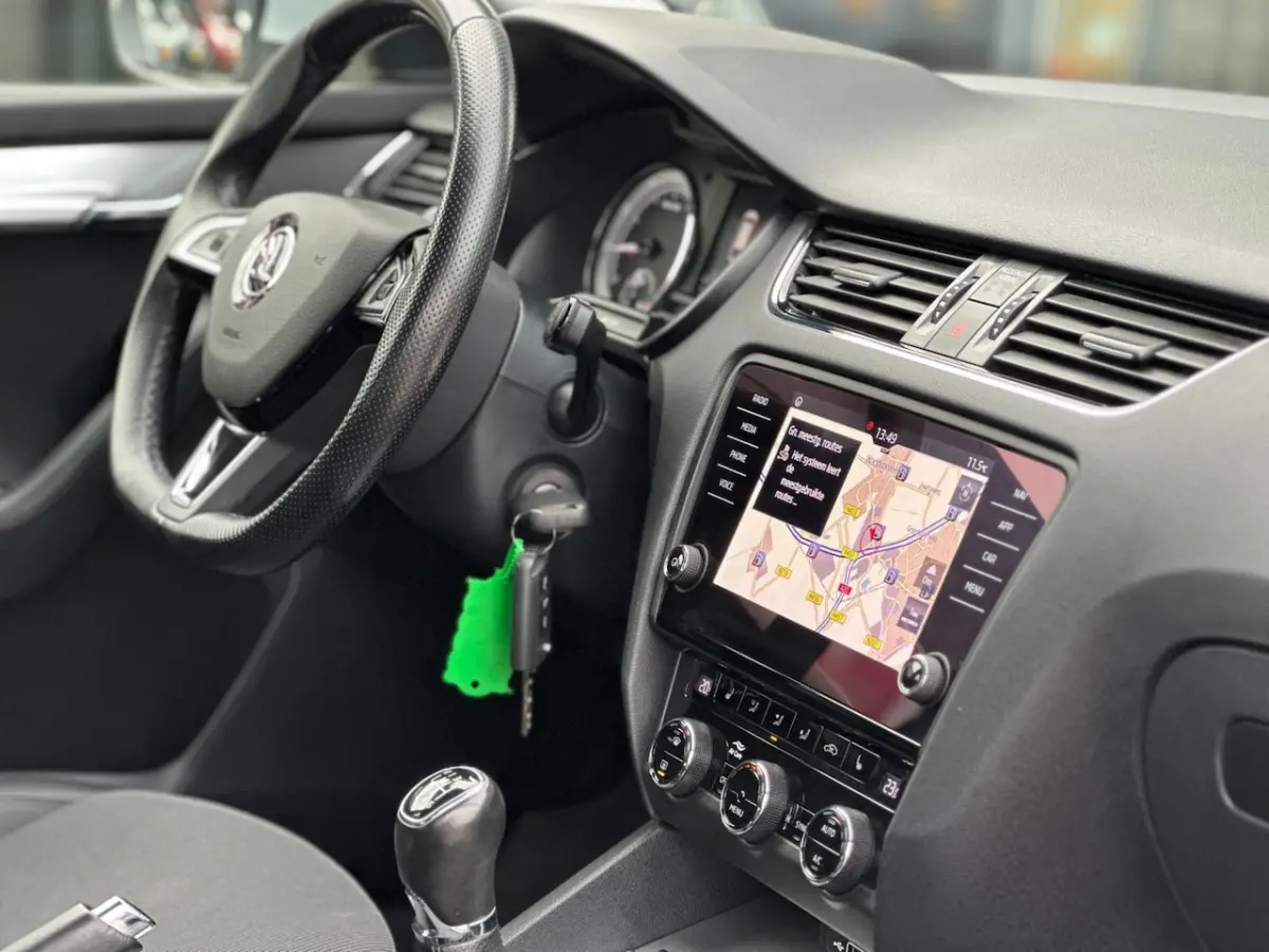 1.0 TSI Greentech Business Edition/1STE EIG/CARPLAY/NL-AUTO NAP