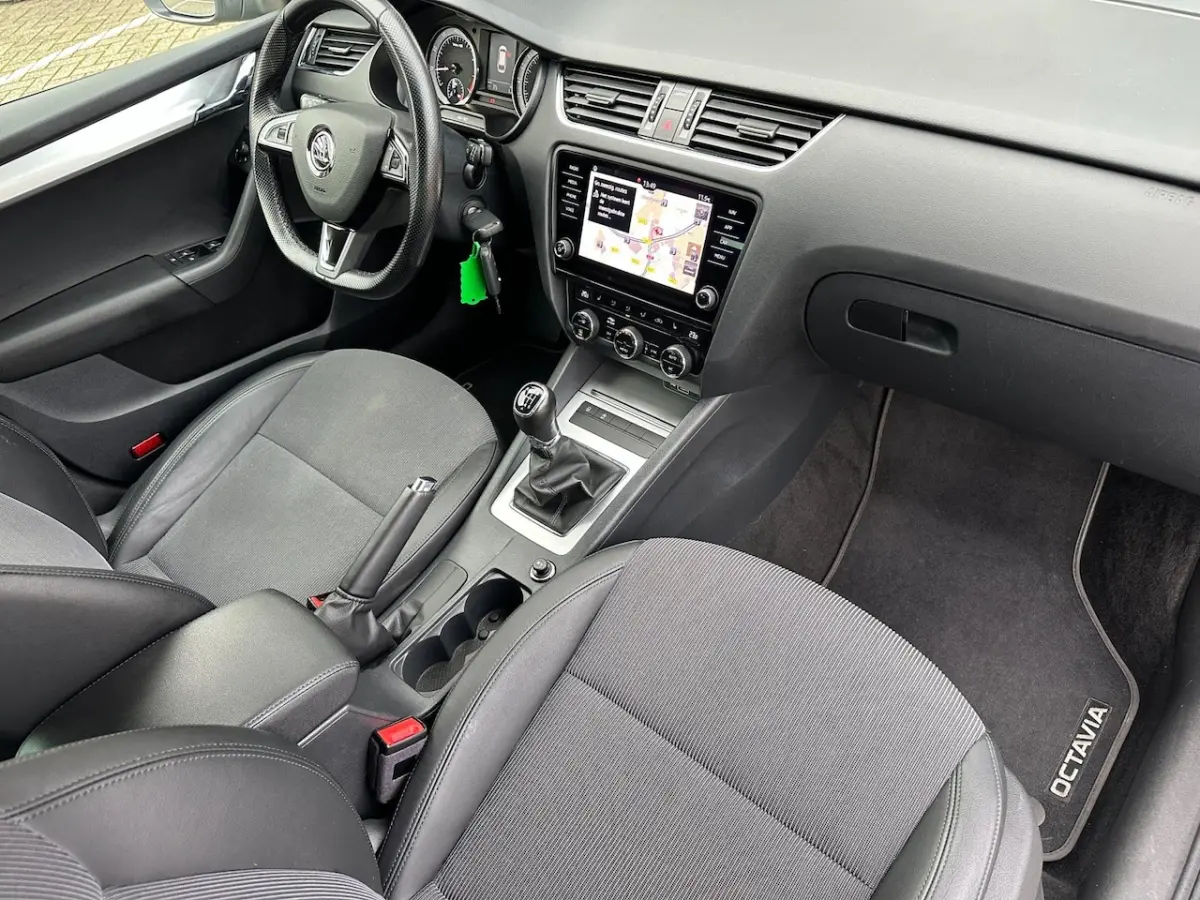 1.0 TSI Greentech Business Edition/1STE EIG/CARPLAY/NL-AUTO NAP