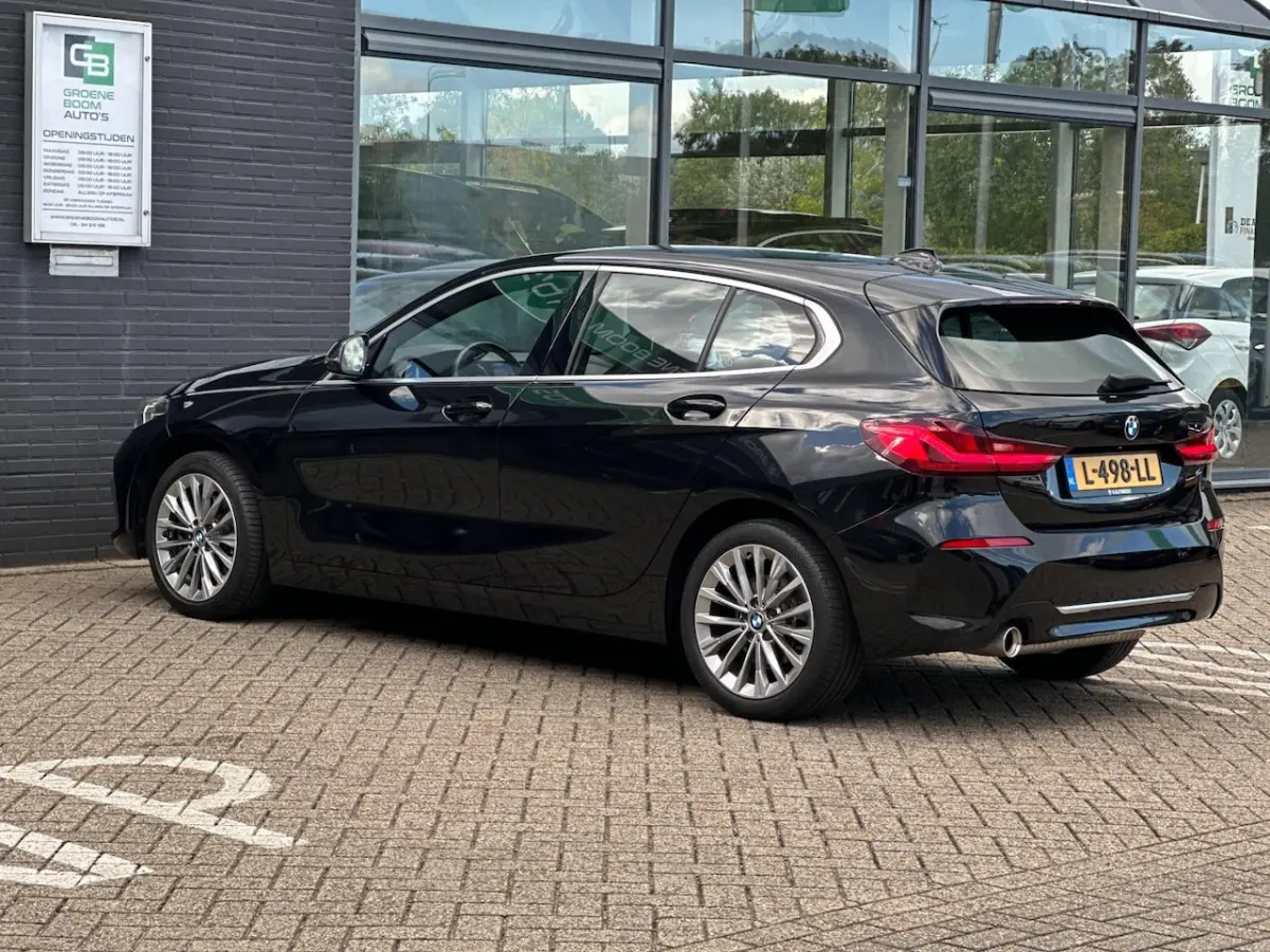 118i Business Edition Plus/SFEERVERLICHTING/NAVI/NL-AUTO NAP