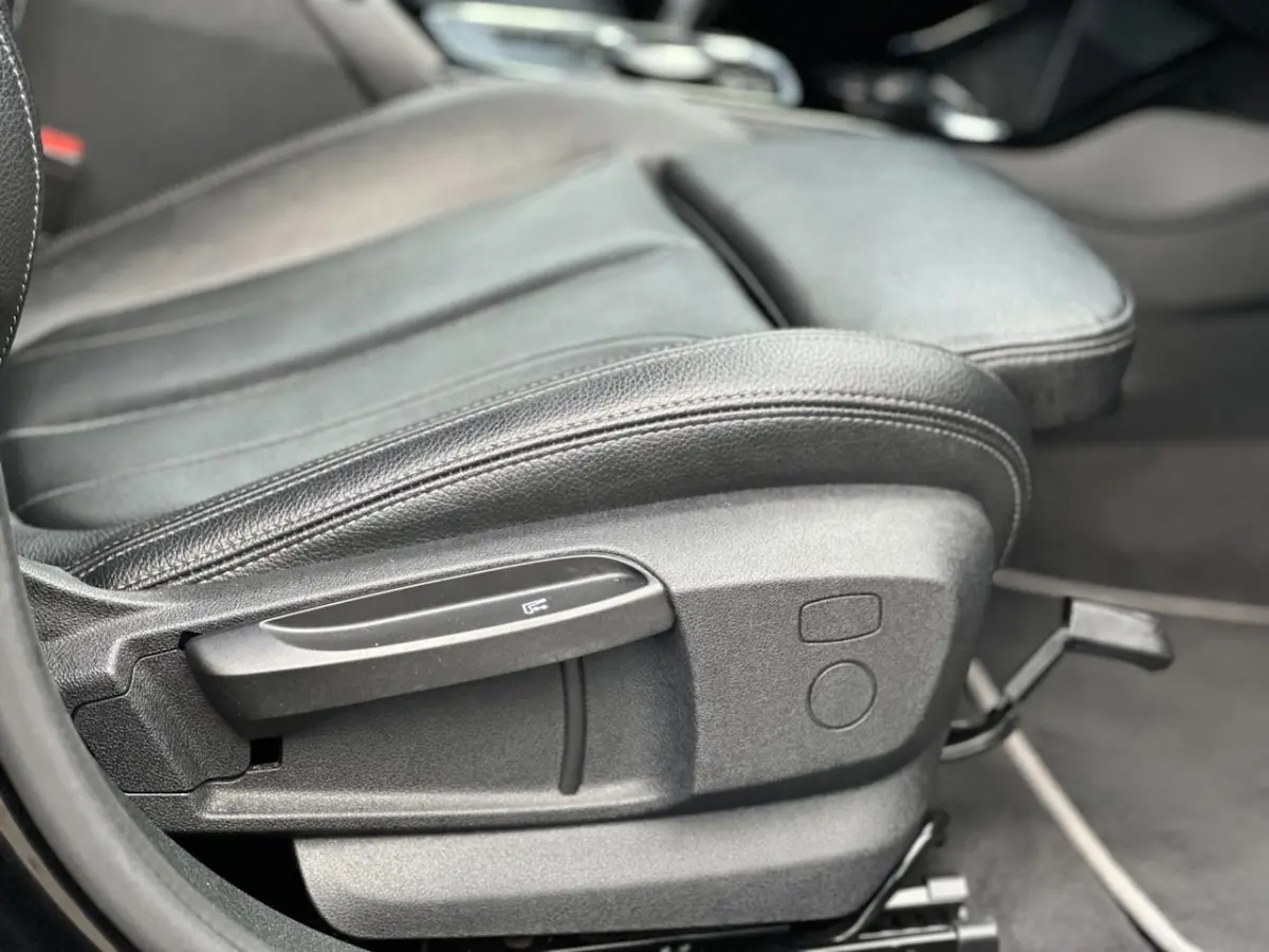118i Business Edition Plus/SFEERVERLICHTING/NAVI/NL-AUTO NAP