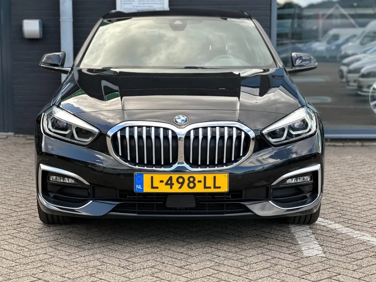 118i Business Edition Plus/SFEERVERLICHTING/NAVI/NL-AUTO NAP