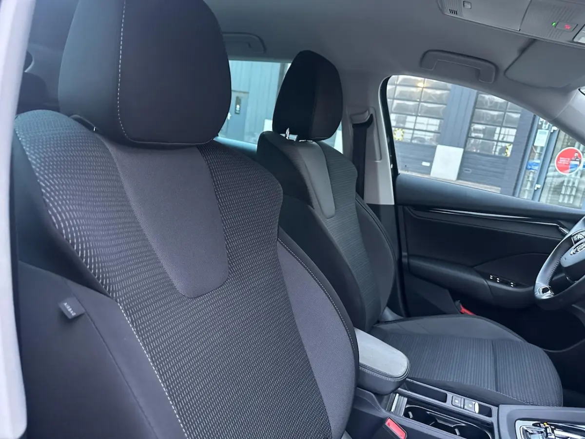 1.0 e-TSI Business Edition/APP-CONNECT/NAVI/NL-AUTO NAP