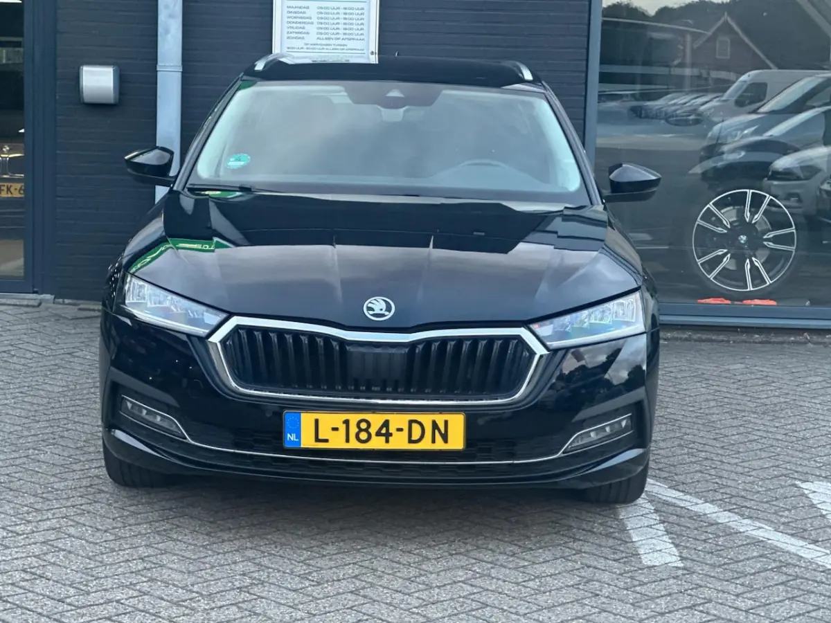 1.0 e-TSI Business Edition/APP-CONNECT/NAVI/NL-AUTO NAP