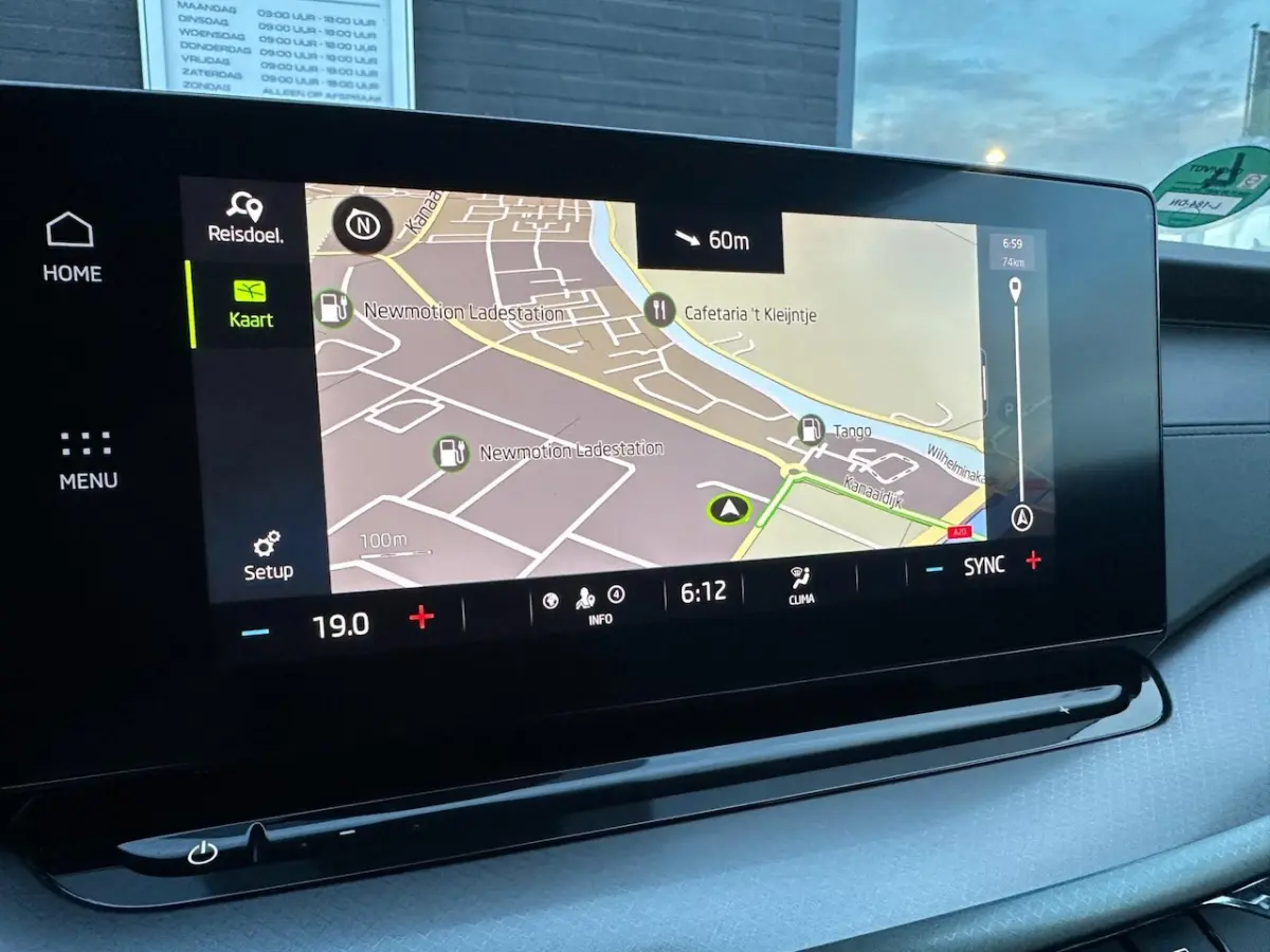 1.0 e-TSI Business Edition/APP-CONNECT/NAVI/NL-AUTO NAP