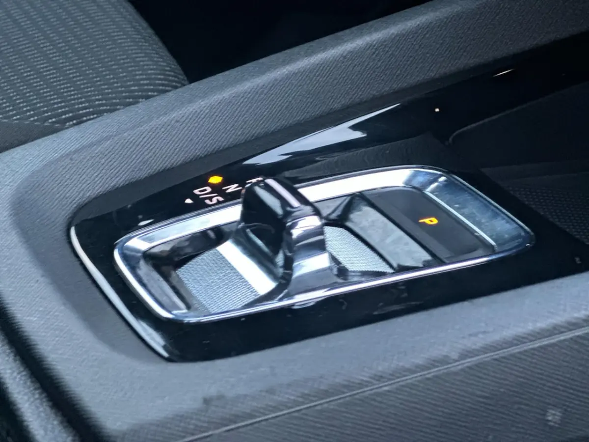1.0 e-TSI Business Edition/APP-CONNECT/NAVI/NL-AUTO NAP