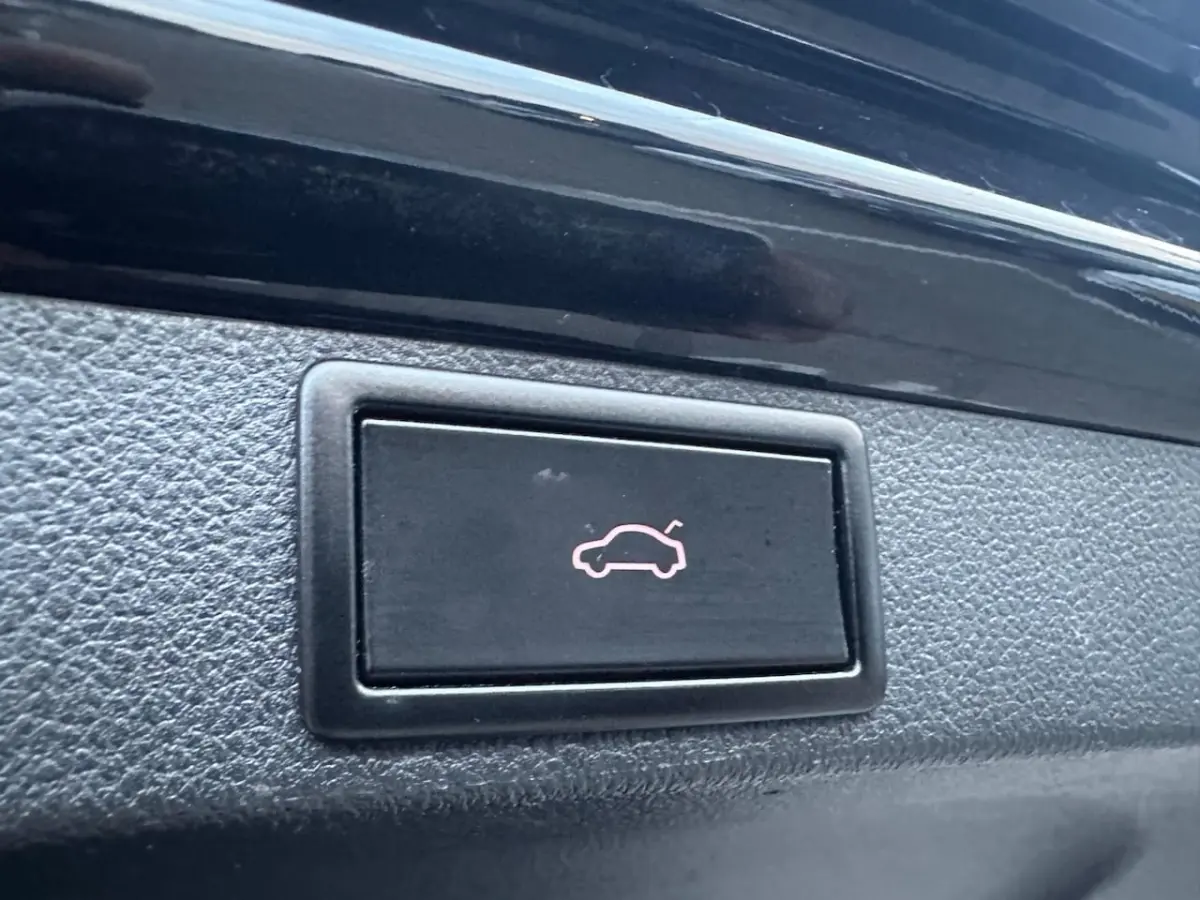 1.0 e-TSI Business Edition/APP-CONNECT/NAVI/NL-AUTO NAP