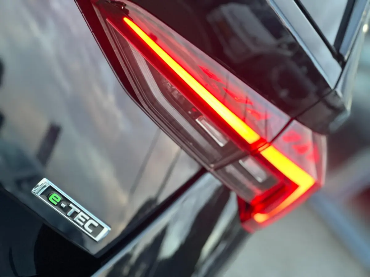 1.0 e-TSI Business Edition/APP-CONNECT/NAVI/NL-AUTO NAP