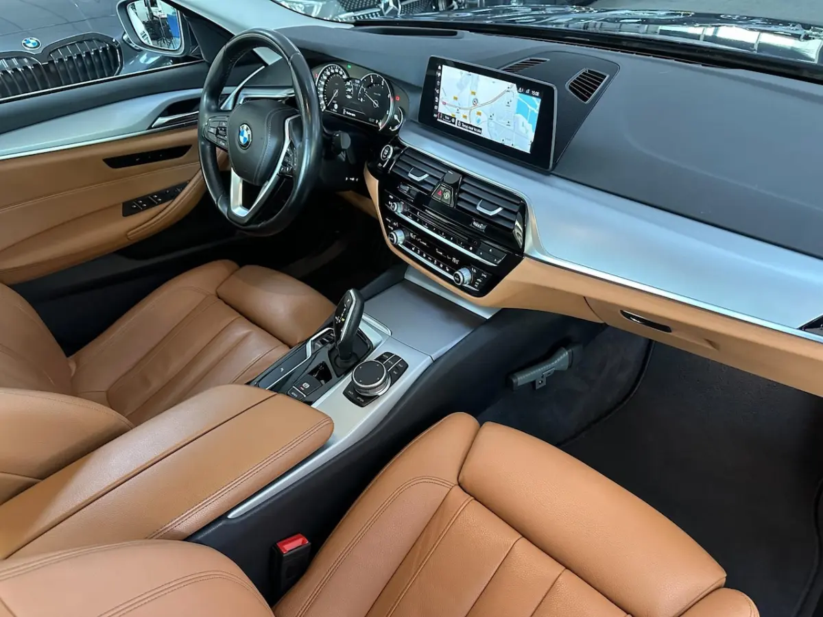 520d High Executive/1STE EIG/NAVI/CAMERA/LEDER/NAVI/NL-AUTO NAP