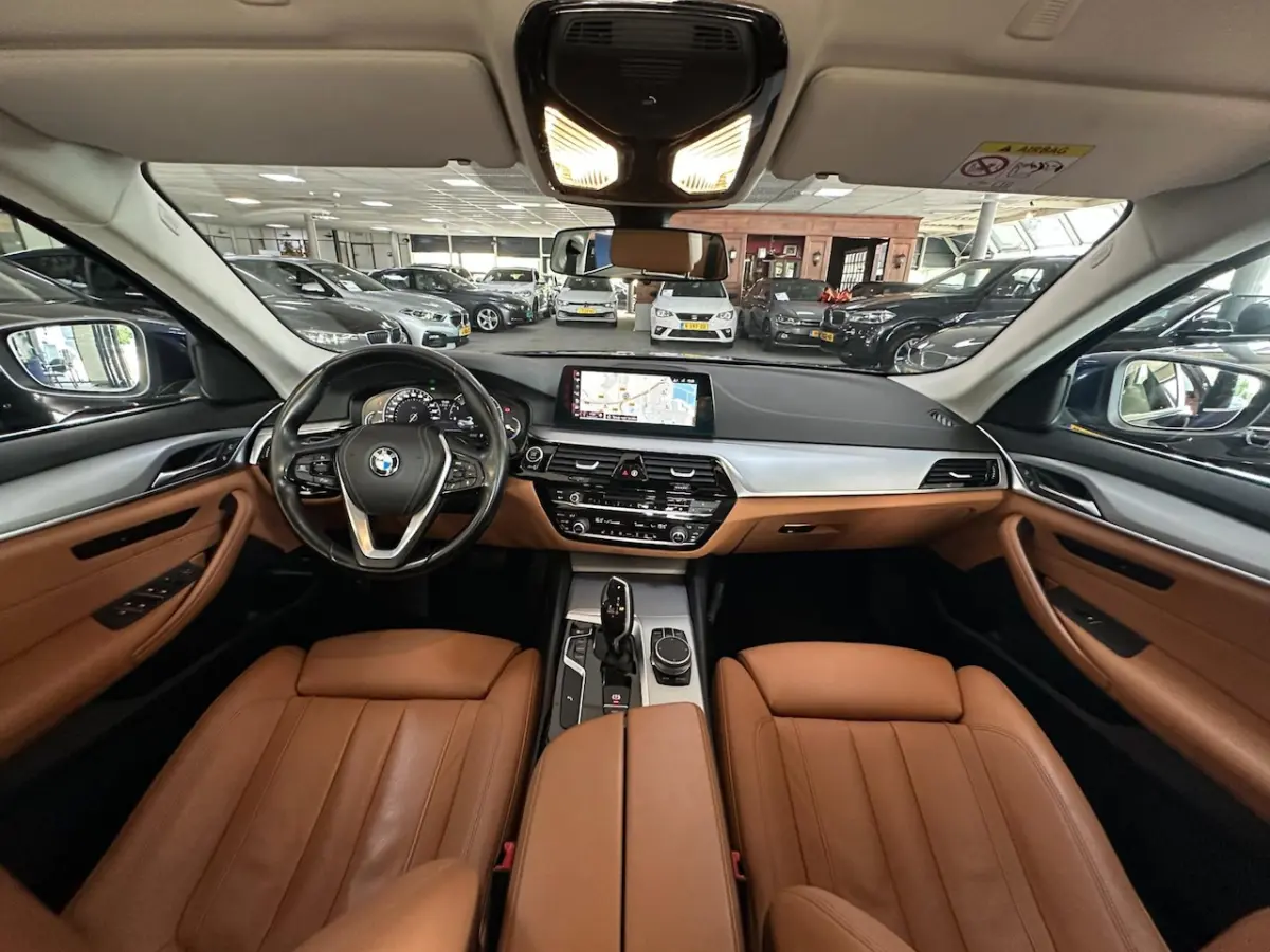 520d High Executive/1STE EIG/NAVI/CAMERA/LEDER/NAVI/NL-AUTO NAP
