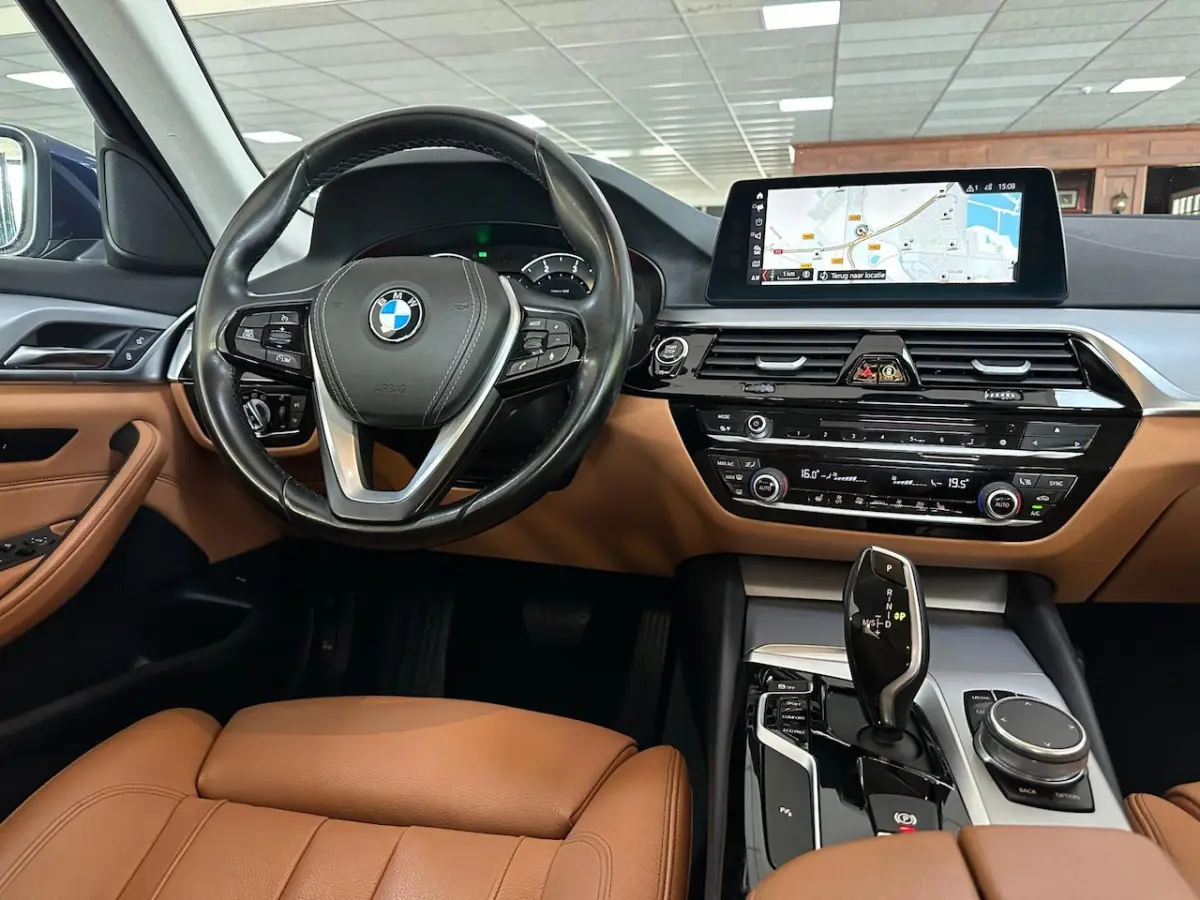 520d High Executive/1STE EIG/NAVI/CAMERA/LEDER/NAVI/NL-AUTO NAP