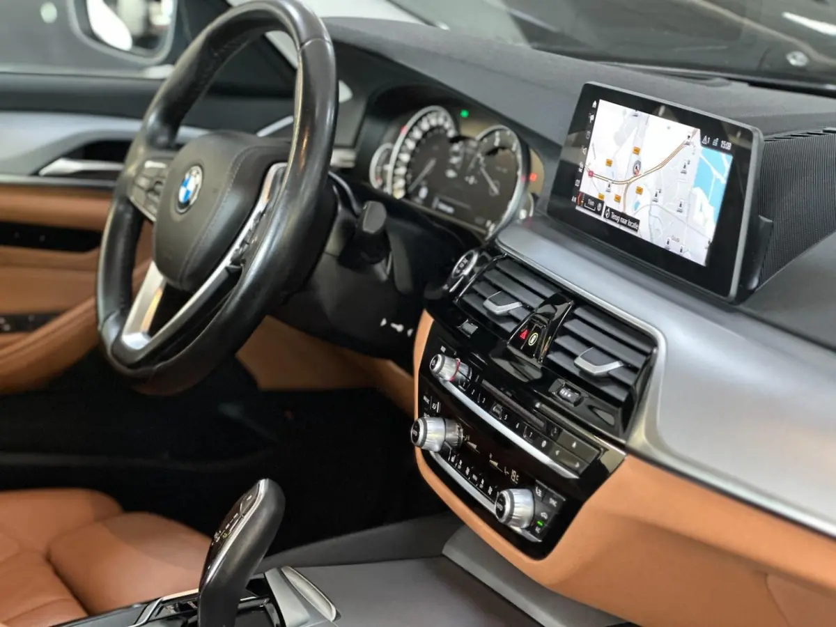 520d High Executive/1STE EIG/NAVI/CAMERA/LEDER/NAVI/NL-AUTO NAP