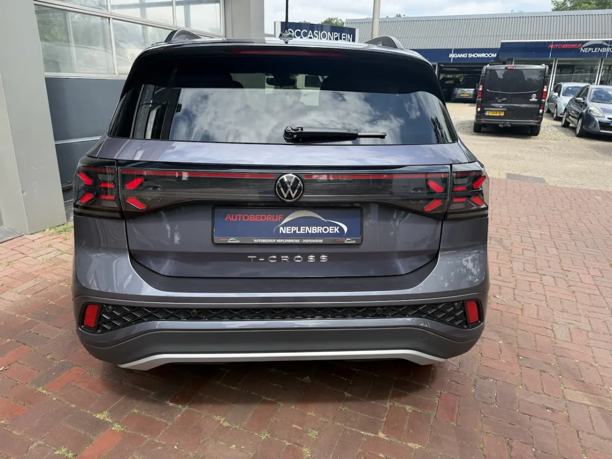1.5 TSI R-Line Edition AFN. TREKH. - CAMERA - AD. CRUISE 2025 km 23.000