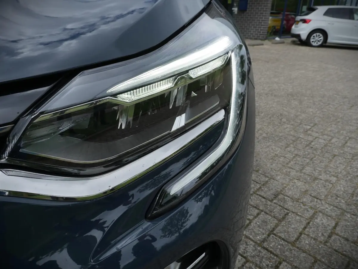 E-Tech Hybrid 145pk Intens | HEV | Parking Pack | Automaat | Camera | 2xpdc | Two-Tone |