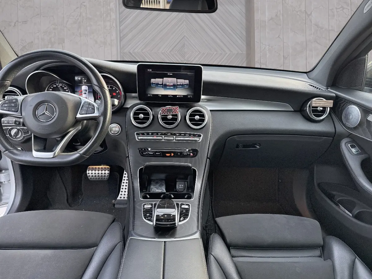250 4MATIC Premium Plus AMG line