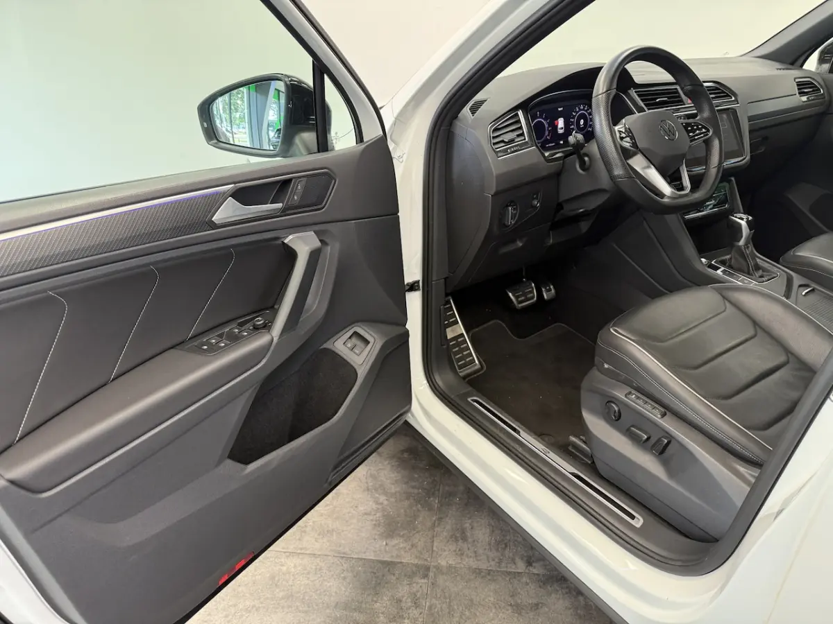 1.4 TSI eHybrid R-Line Business Leder Panoramadak IQ-light Elec.Trekhaak