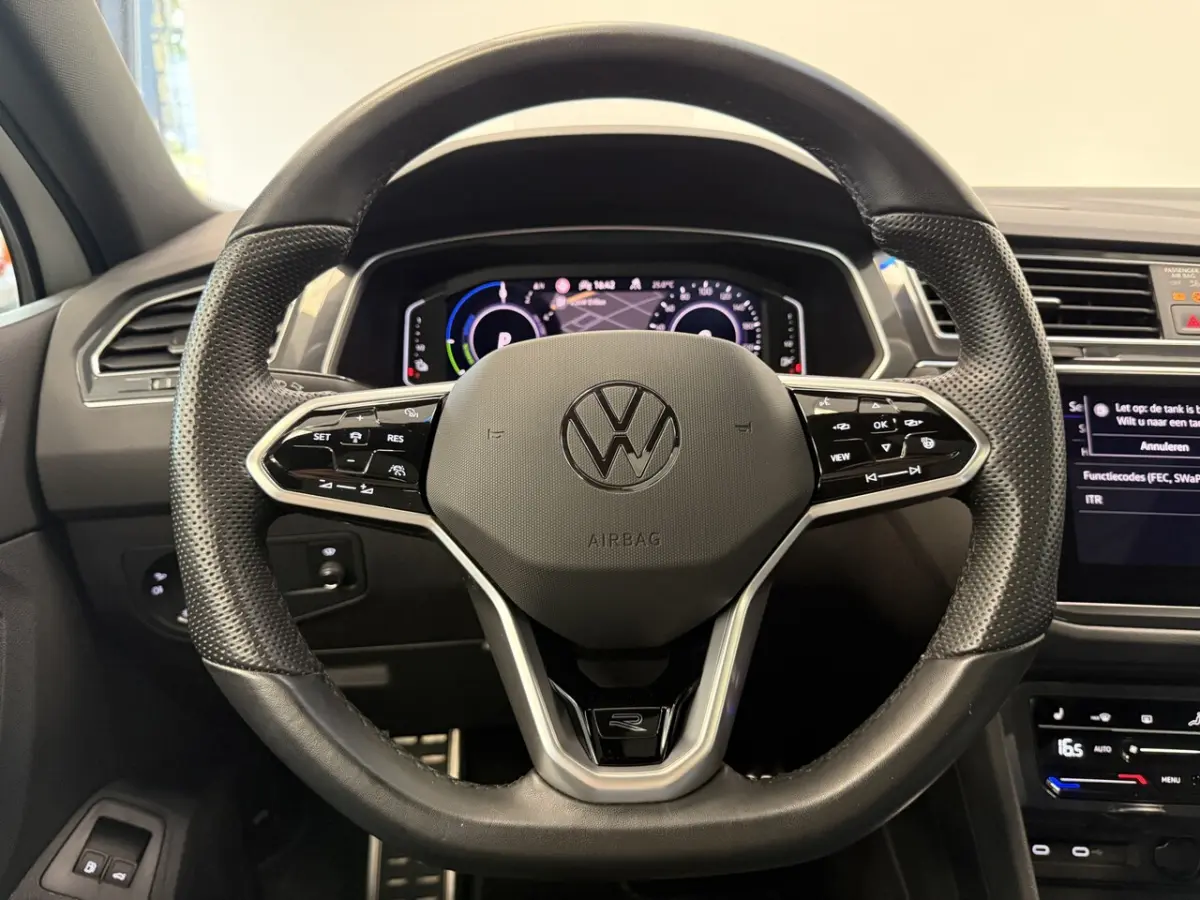 1.4 TSI eHybrid R-Line Business Leder Panoramadak IQ-light Elec.Trekhaak