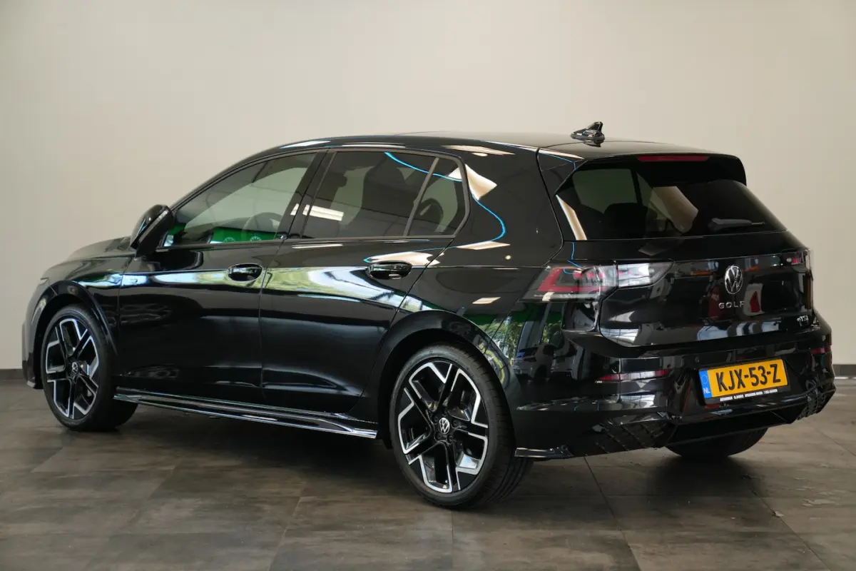 1.5 eTSI R-Line Edition Panoramadak IQ-Led 24 Maanden garantie* (Vraag naar de voorwaarden