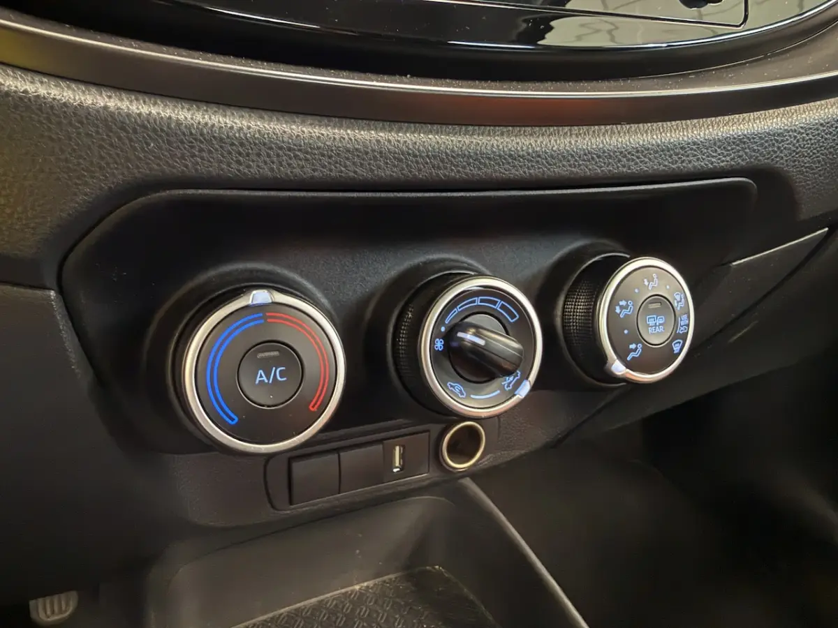 1.0 VVT-i S-CVT Play 24 Maanden garantie* (Vraag naar de voorwaarden)