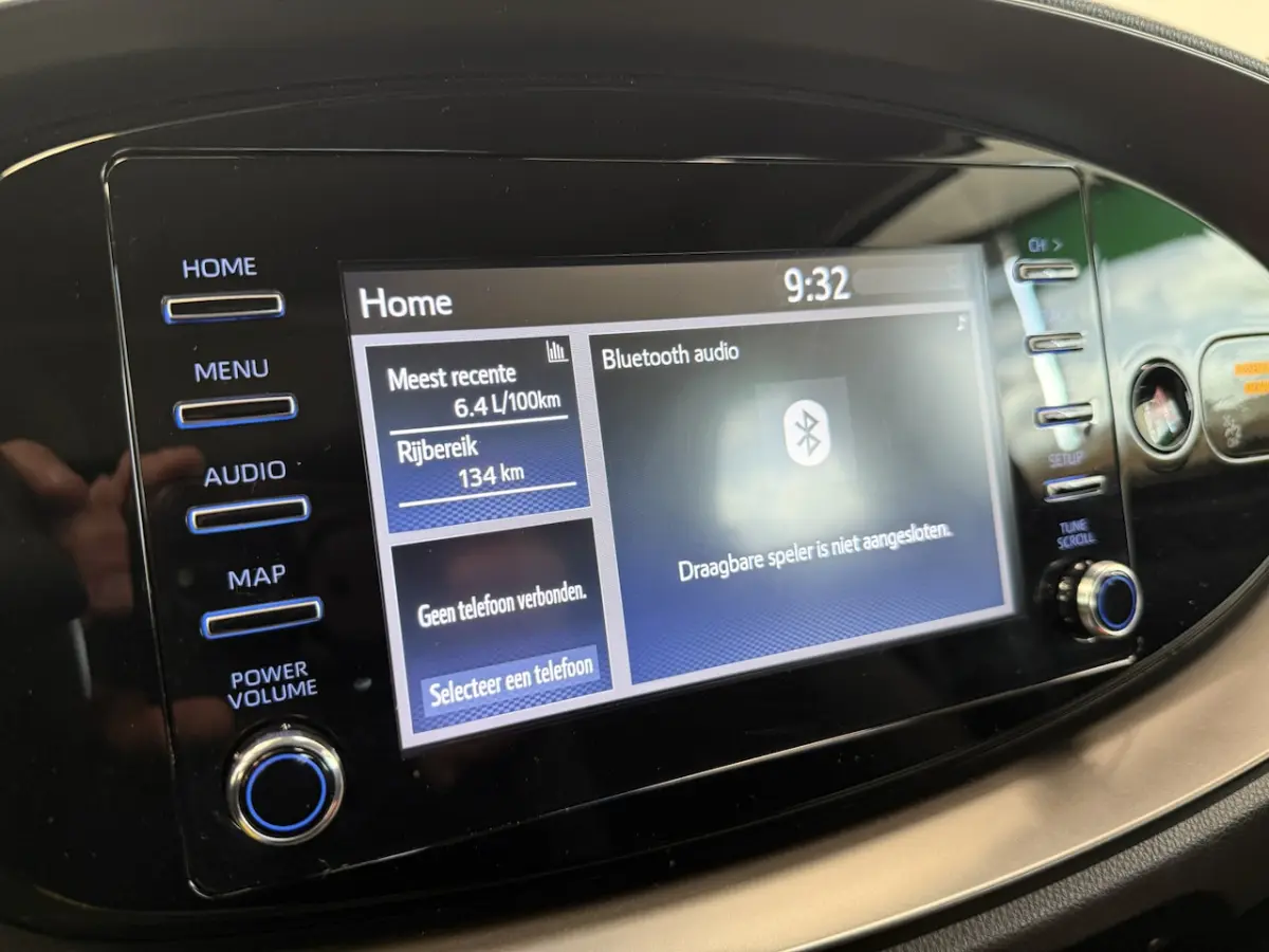 1.0 VVT-i S-CVT Play 24 Maanden garantie* (Vraag naar de voorwaarden)