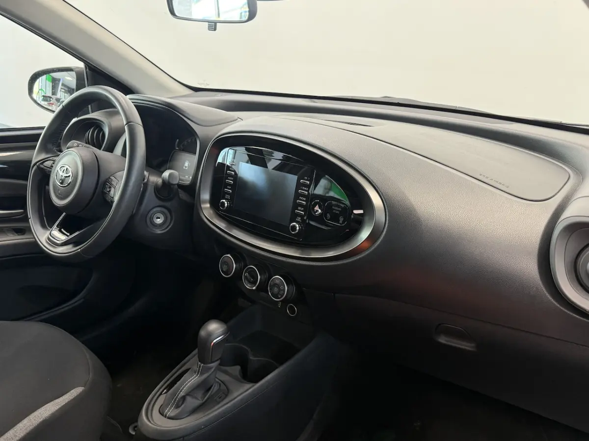 1.0 VVT-i S-CVT Play 24 Maanden garantie* (Vraag naar de voorwaarden)