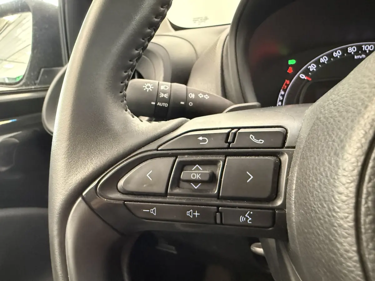 1.0 VVT-i S-CVT Play 24 Maanden garantie* (Vraag naar de voorwaarden)