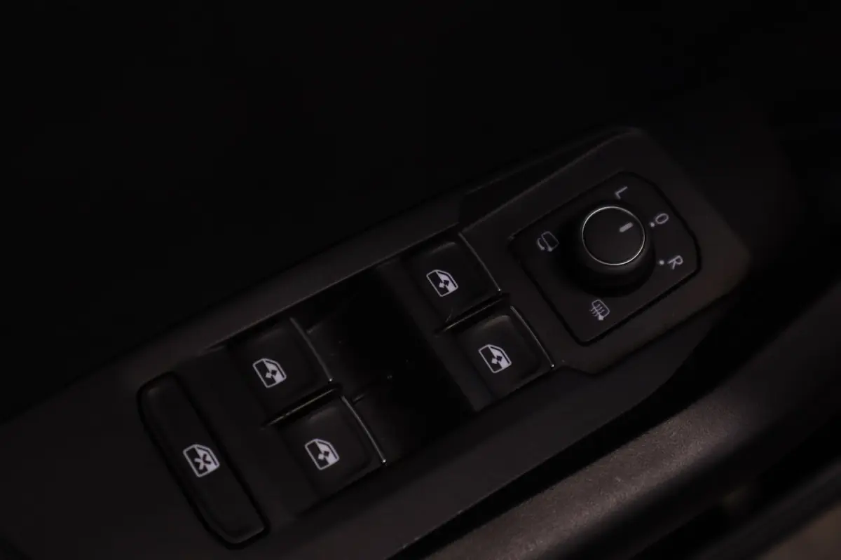 1.0 TSI Style Navigatie Full-led Adaptive-Cruise 24 Maanden garantie* (Vraag naar de voorw
