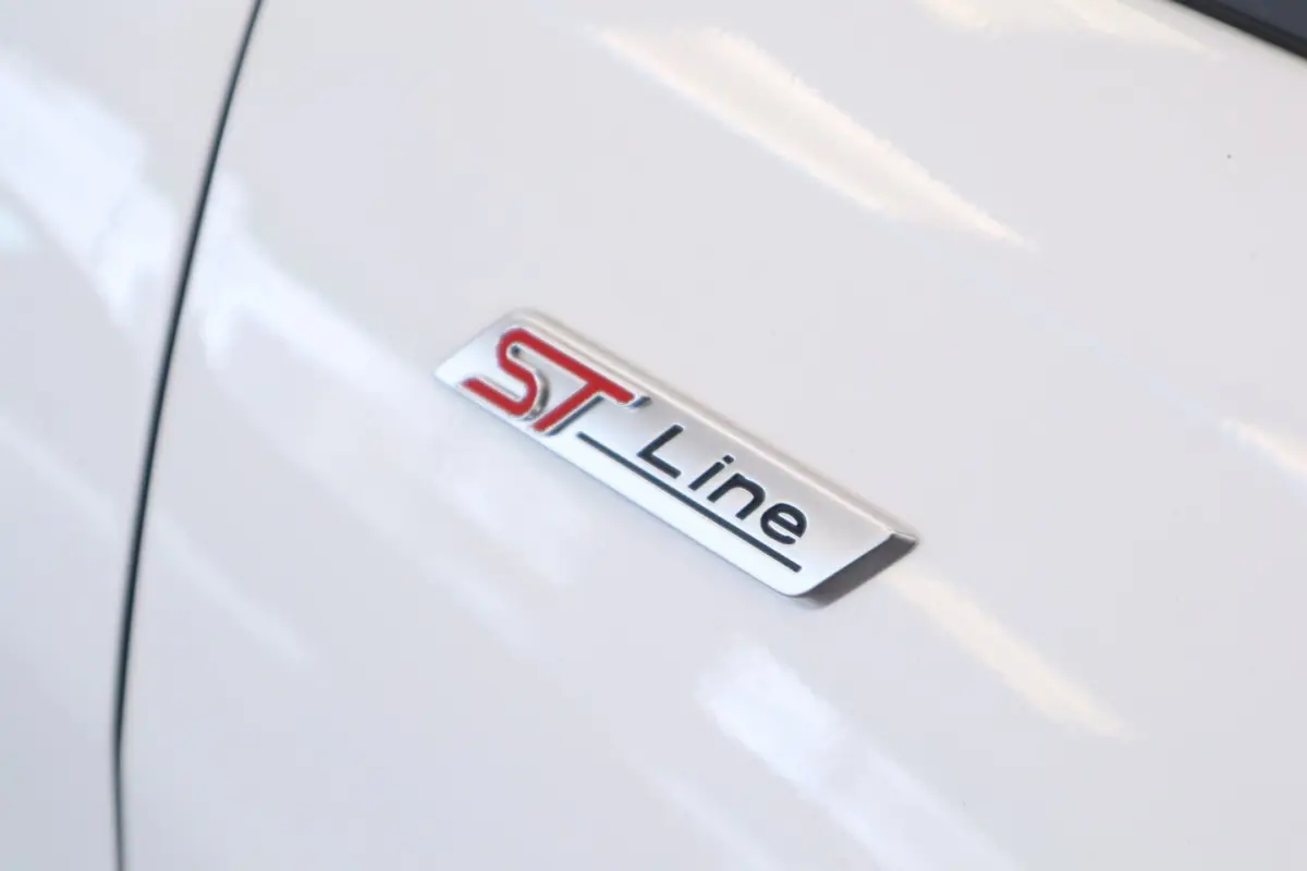 1.0 EcoBoost Hybrid ST-Line X Keyless Camera 24 Maanden garantie* (Vraag naar de voorwaard