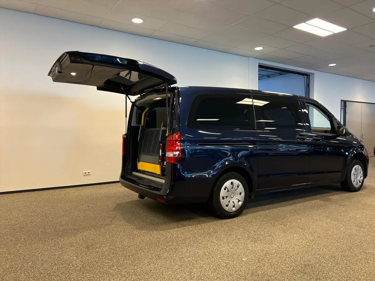 L2H1 Rolstoelbus Automaat (airco) - rolstoel voorin