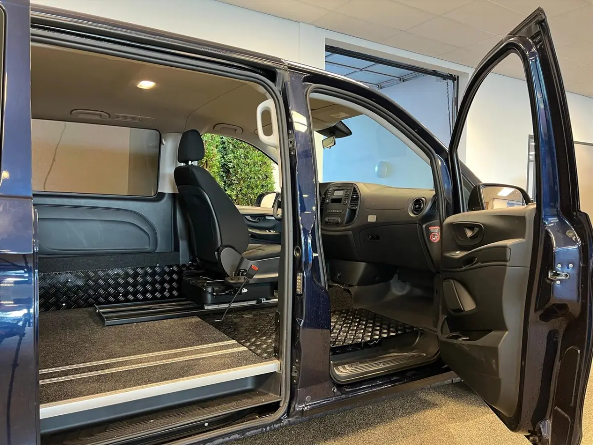 L2H1 Rolstoelbus Automaat (airco) - rolstoel voorin