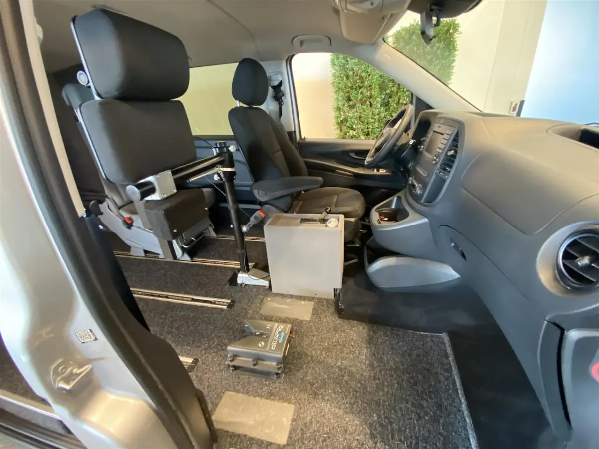 L2H1 Rolstoelbus Automaat Rolstoel Voorin