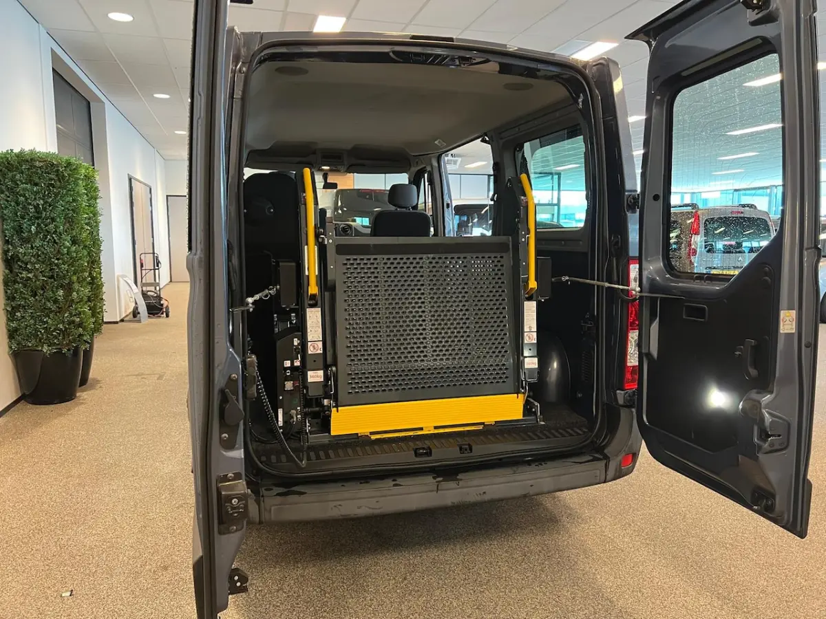 L1H1 Rolstoelbus Automaat