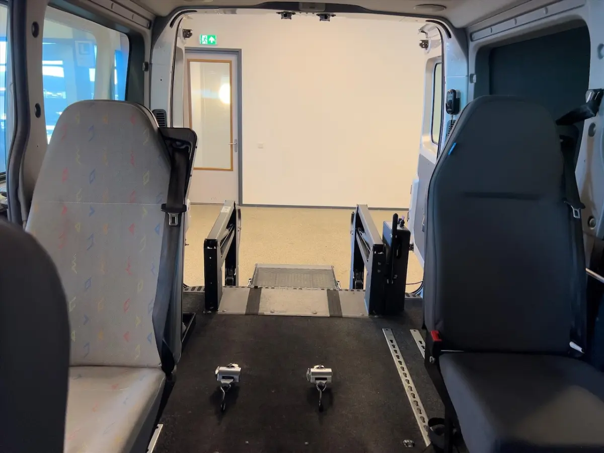 L1H1 Rolstoelbus Automaat