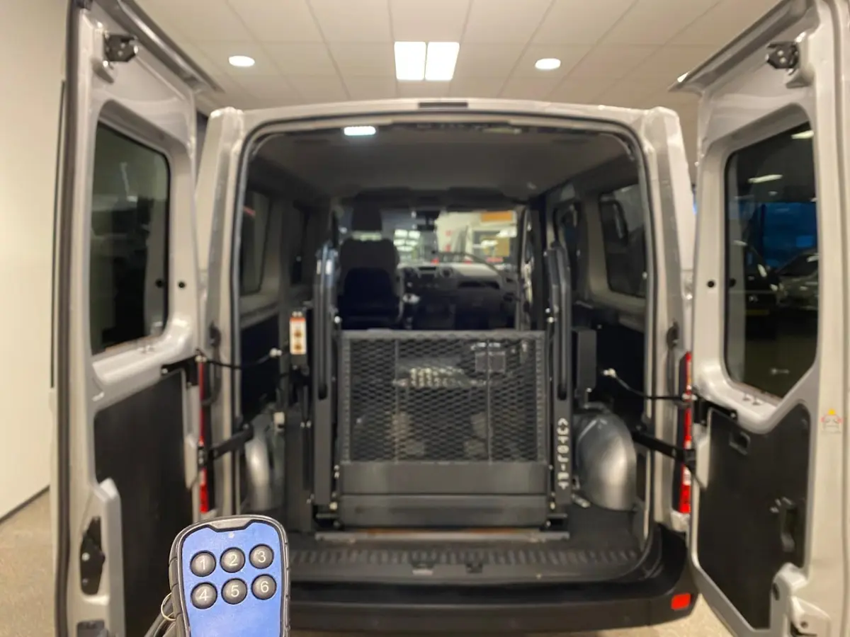L1H1 Automaat Rolstoelbus