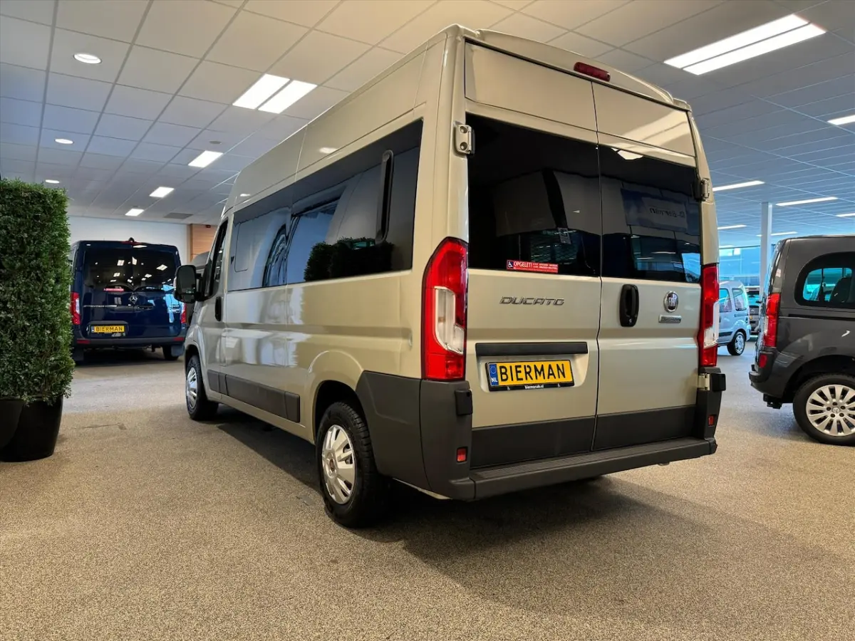 L2H2 Rolstoelbus - Rolstoel voorin