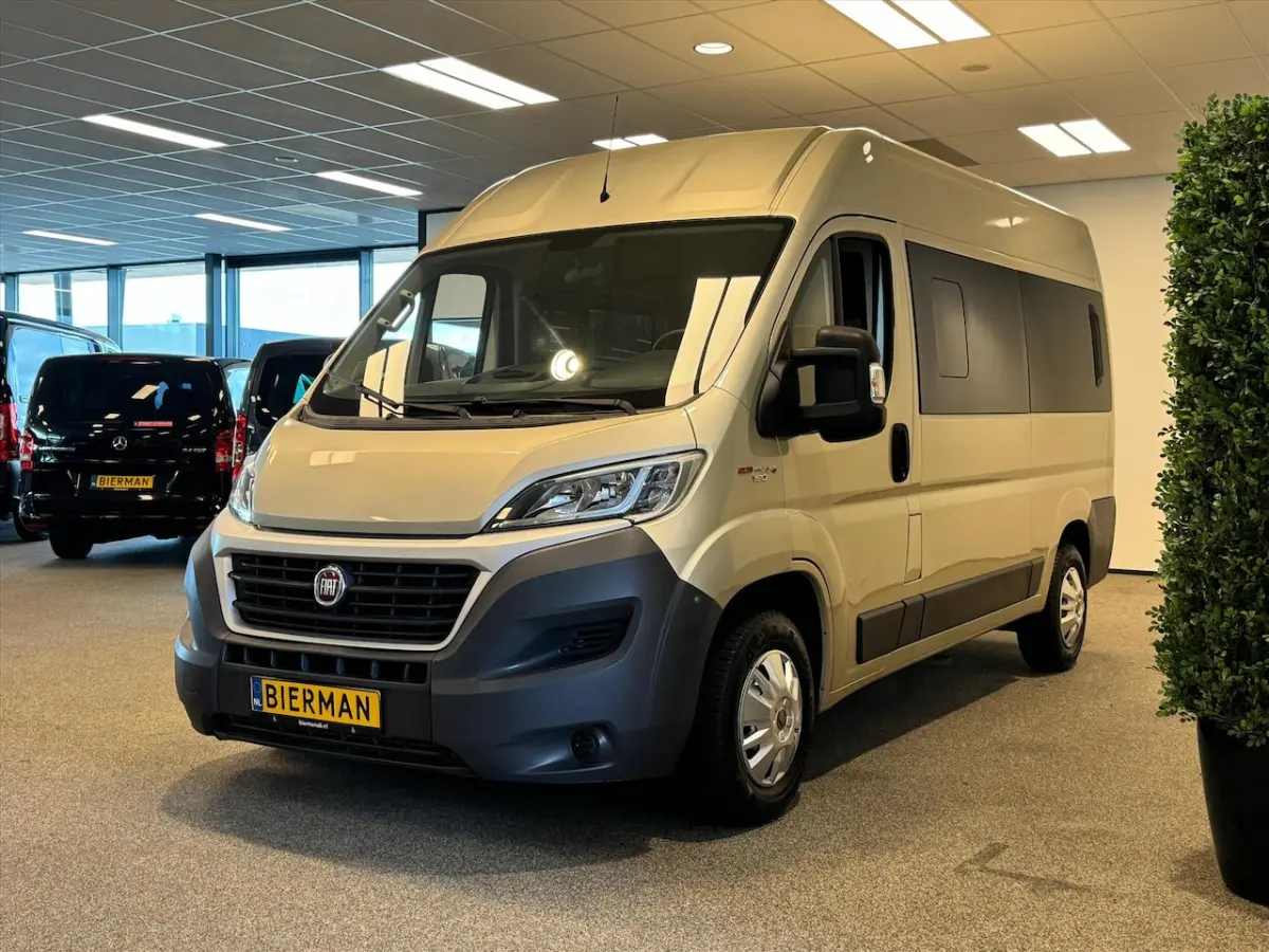 L2H2 Rolstoelbus - Rolstoel voorin
