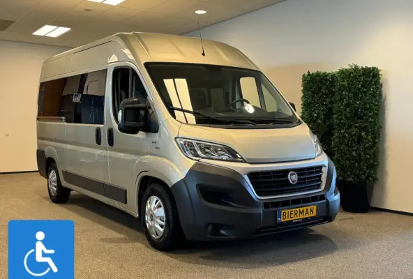 L2H2 Rolstoelbus - Rolstoel voorin
