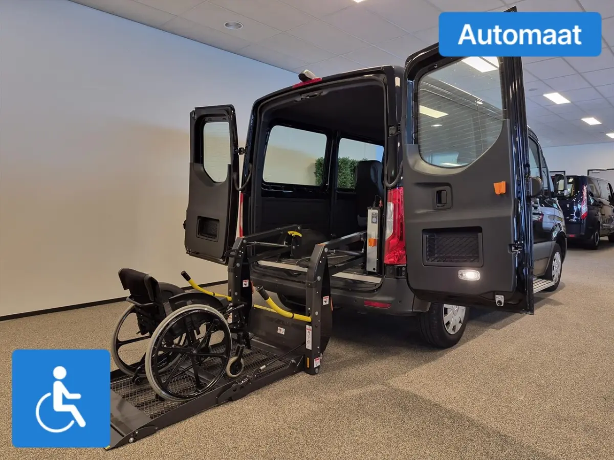 L1H1 Rolstoelbus Automaat - rolstoel voorin (SBS)
