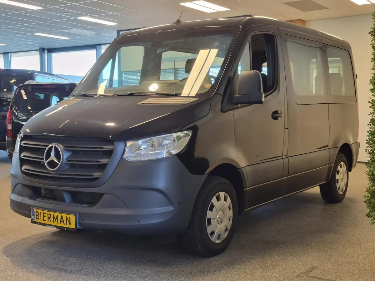 L1H1 Rolstoelbus Automaat - rolstoel voorin (SBS)