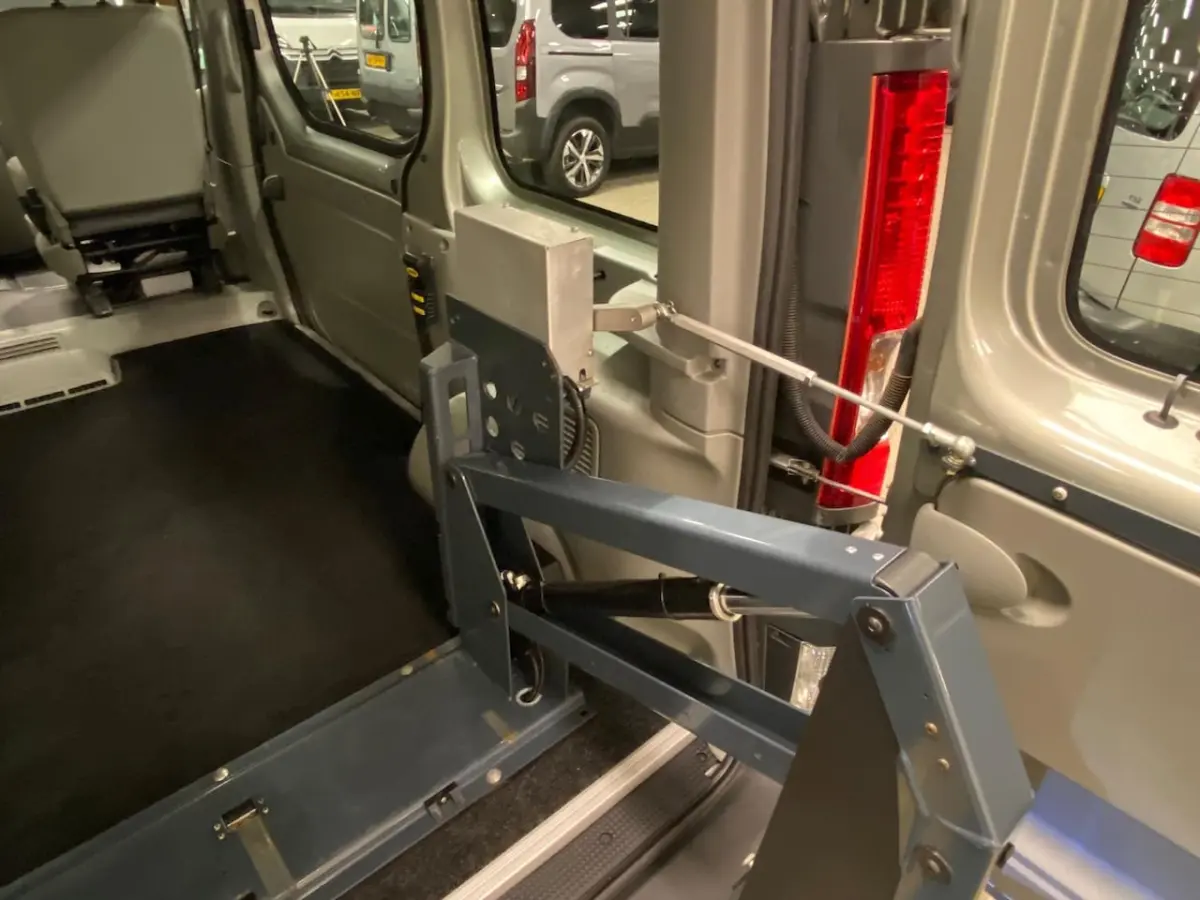 L1H1 Rolstoelbus Automaat