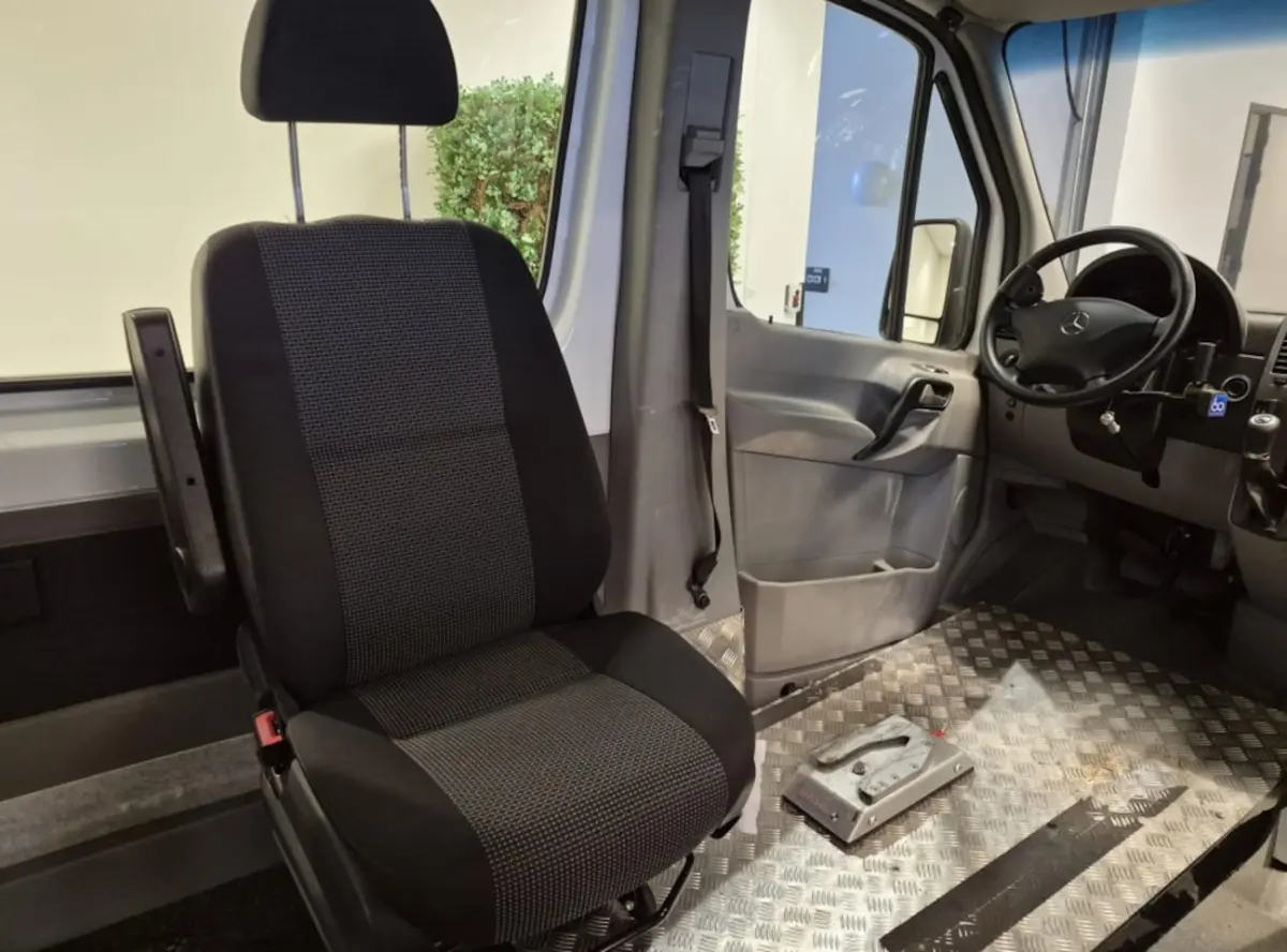 L1H1 Rolstoelbus Automaat - Zelfrijder
