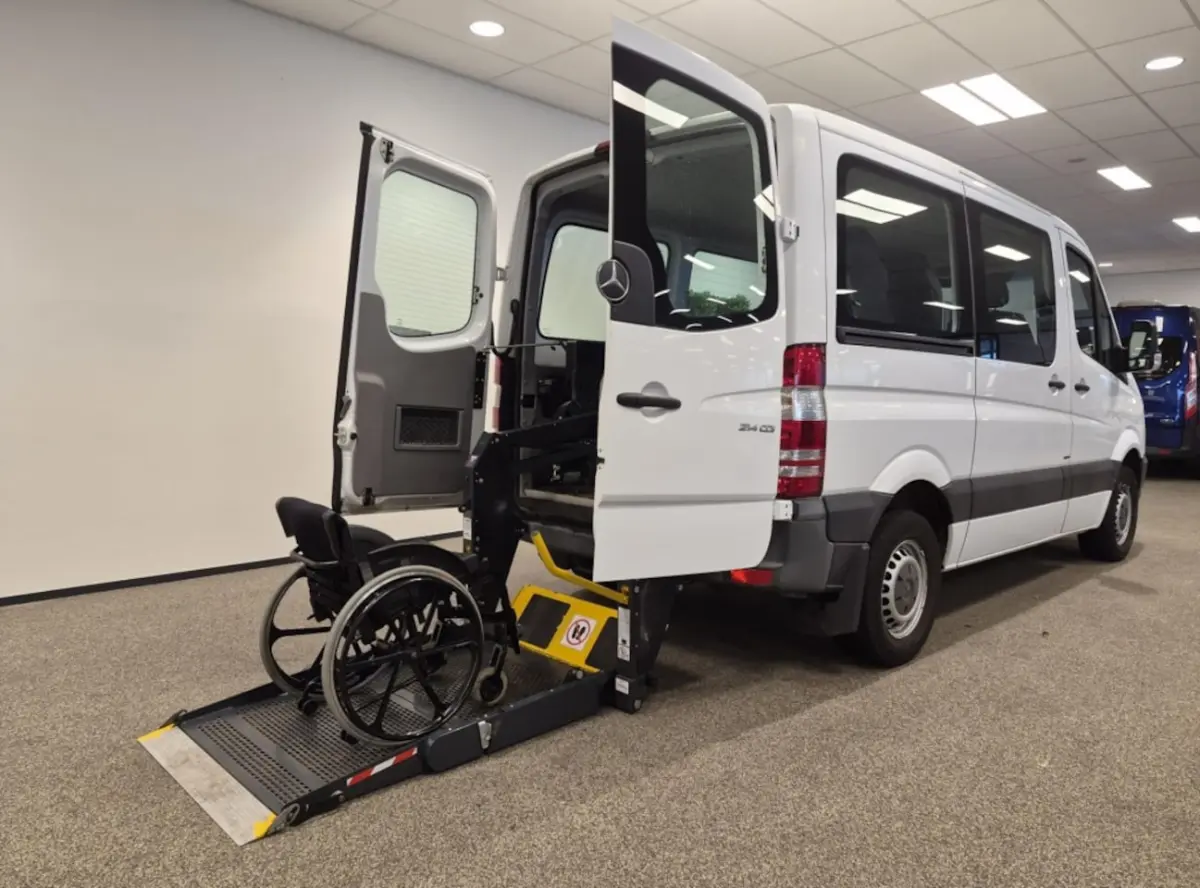 L1H1 Rolstoelbus Automaat - Zelfrijder