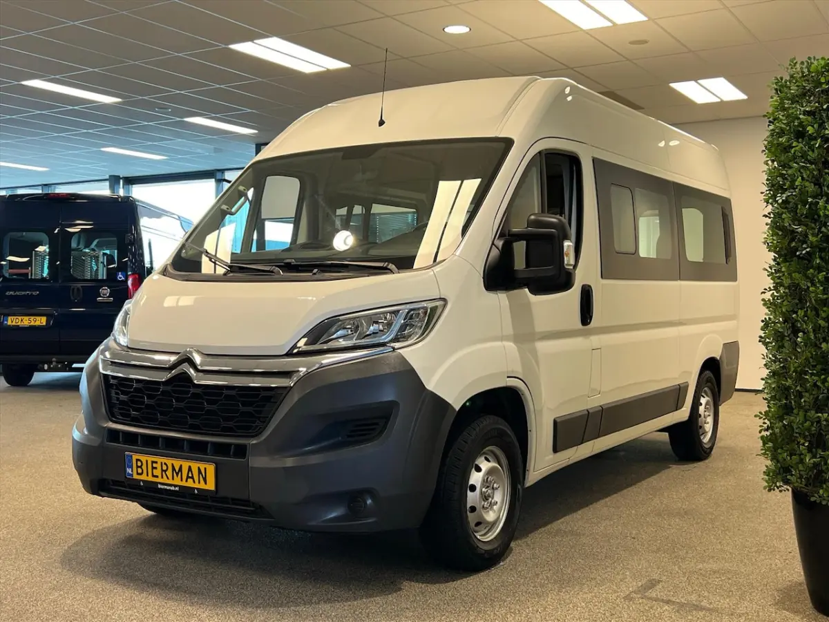 L2H2 Rolstoelbus - Rolstoel voorin