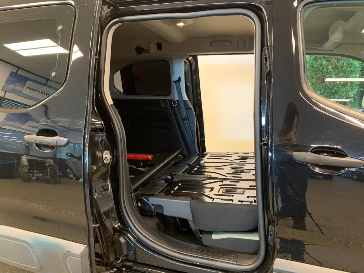 L2 Rolstoelauto 5+1