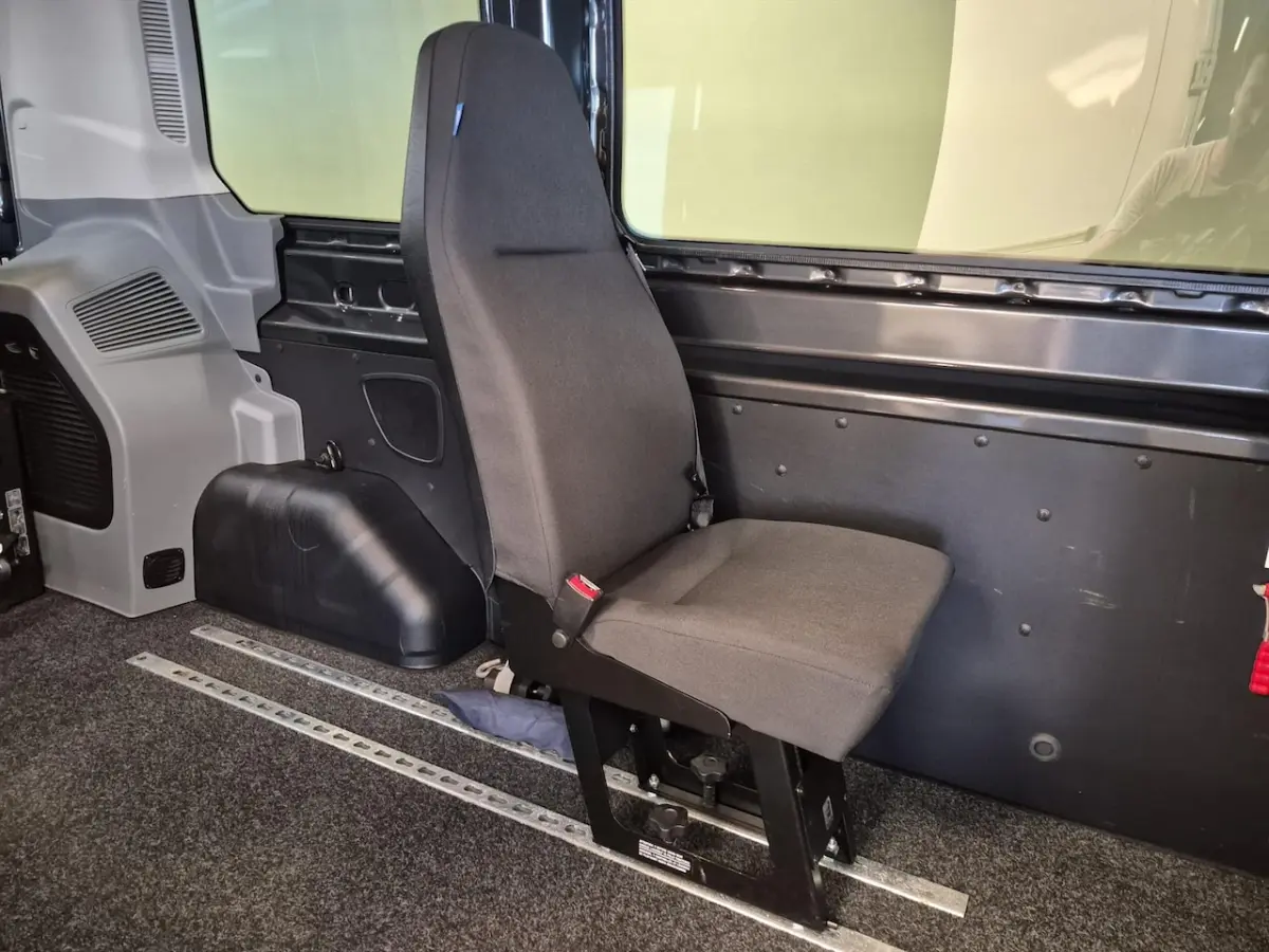 L2H2 Rolstoelbus Automaat - rolstoel voorin