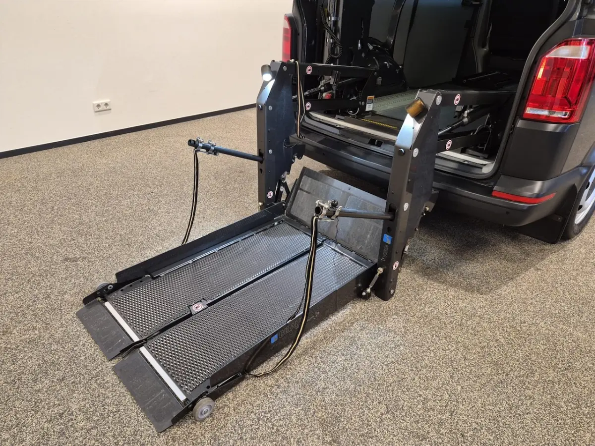 L1H1 Rolstoelbus Automaat - BENZINE en (extra) airco achterin de bus